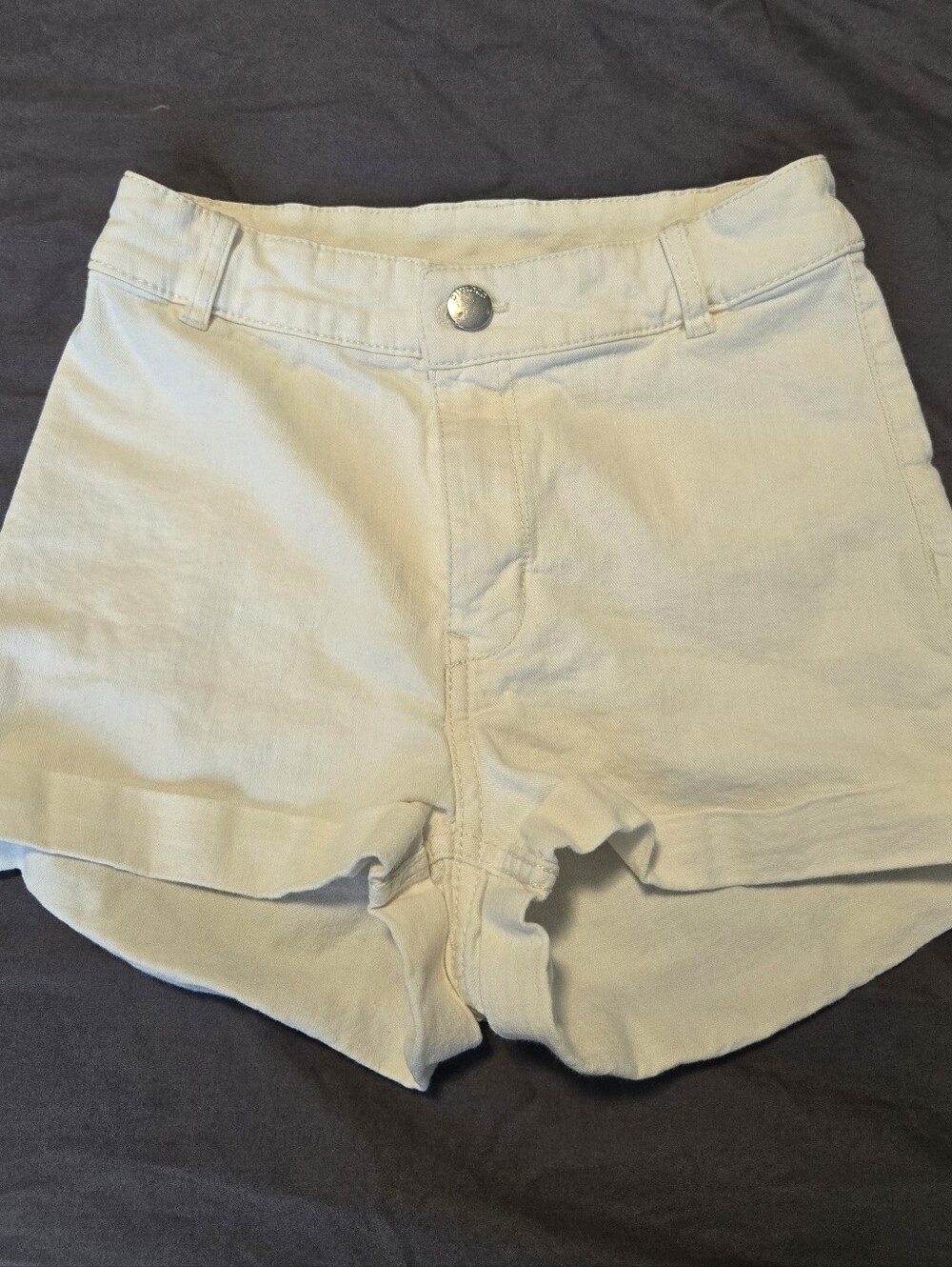 H&M DIVIDED White High-Waisted Women’s Shorts Size 4